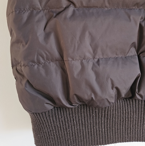 Old Navy Frost-Free Down Winter Vest in Women's M - Picture 10 of 13